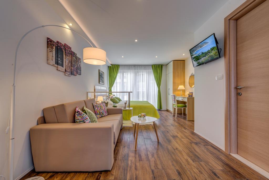 Room&Studio Apartment Just Enjoy Σπλιτ Εξωτερικό φωτογραφία