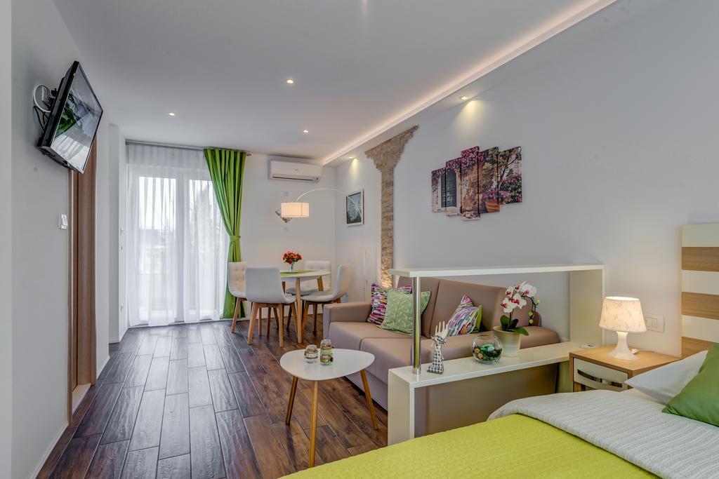 Room&Studio Apartment Just Enjoy Σπλιτ Εξωτερικό φωτογραφία