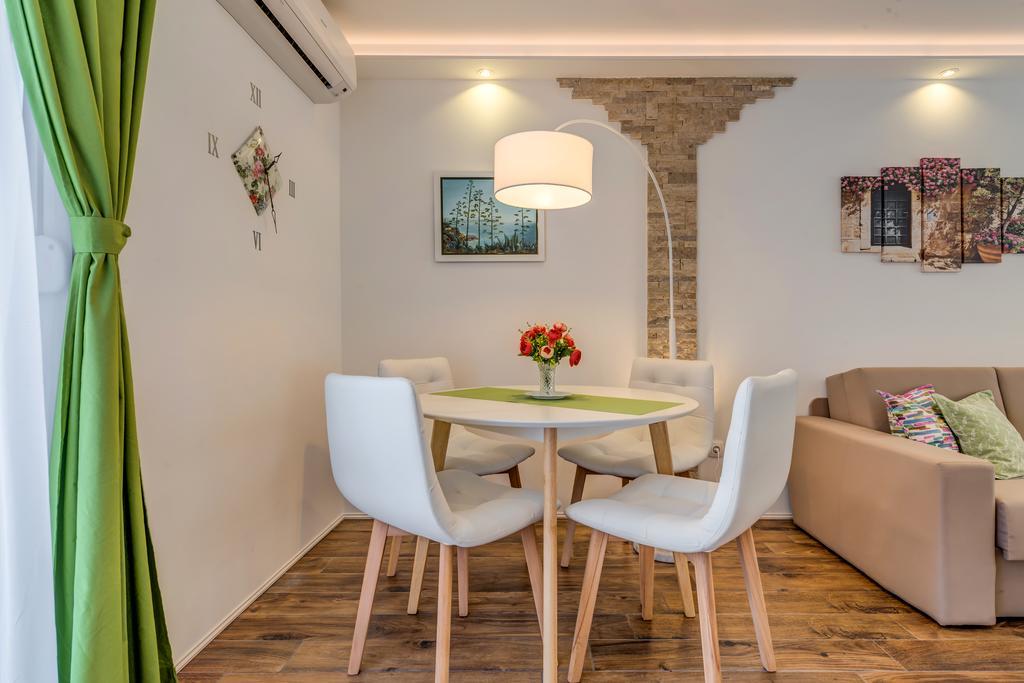 Room&Studio Apartment Just Enjoy Σπλιτ Εξωτερικό φωτογραφία