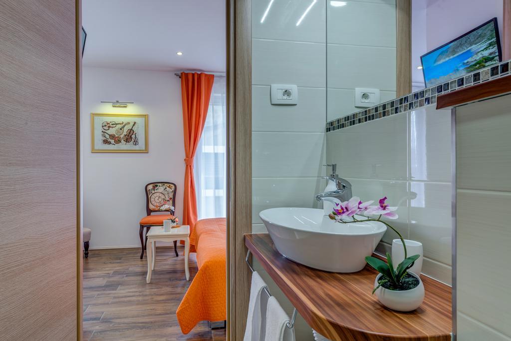 Room&Studio Apartment Just Enjoy Σπλιτ Εξωτερικό φωτογραφία